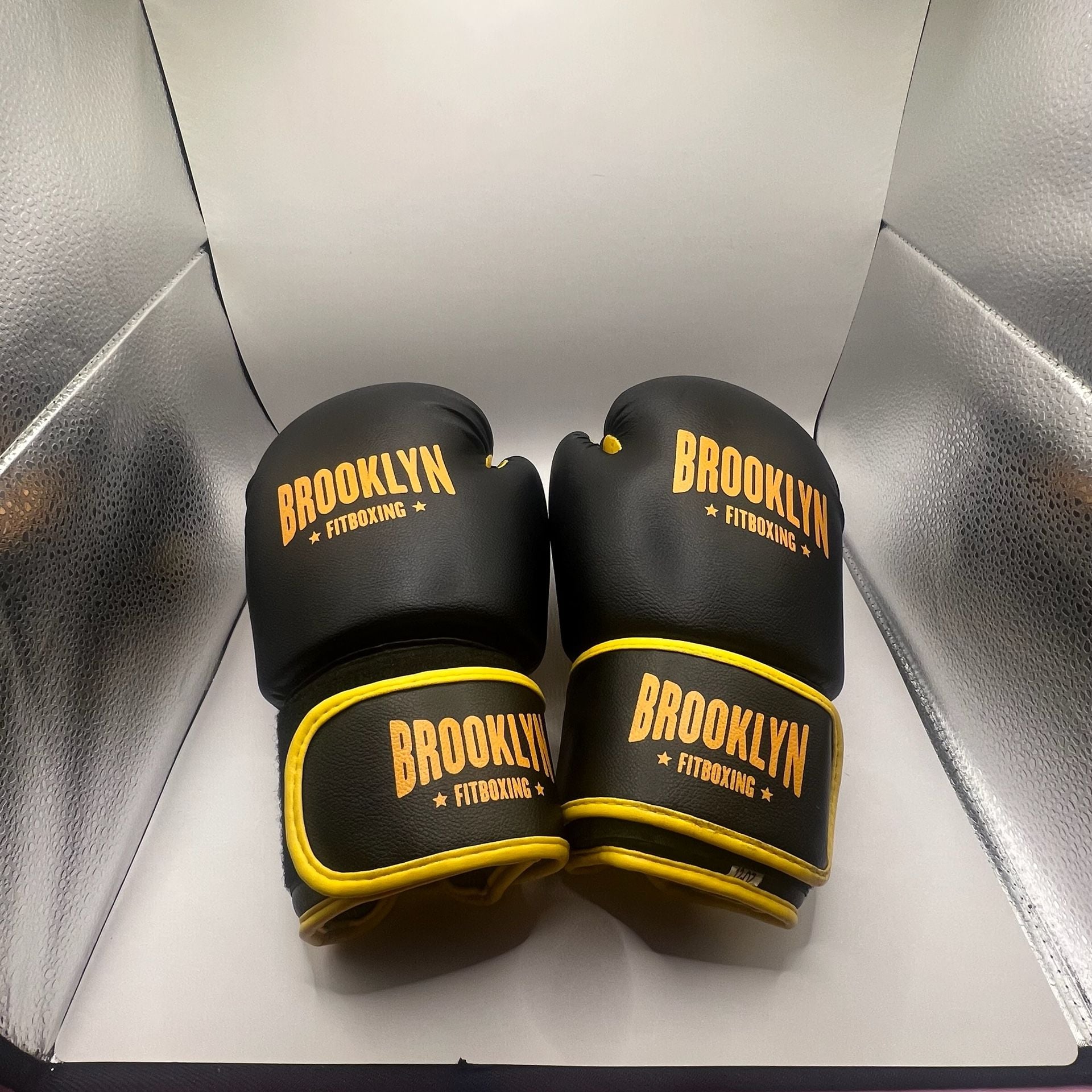Brooklyn Fitboxing 12 Oz Boxing Training Gloves Black & Yellow Fitness Nwot